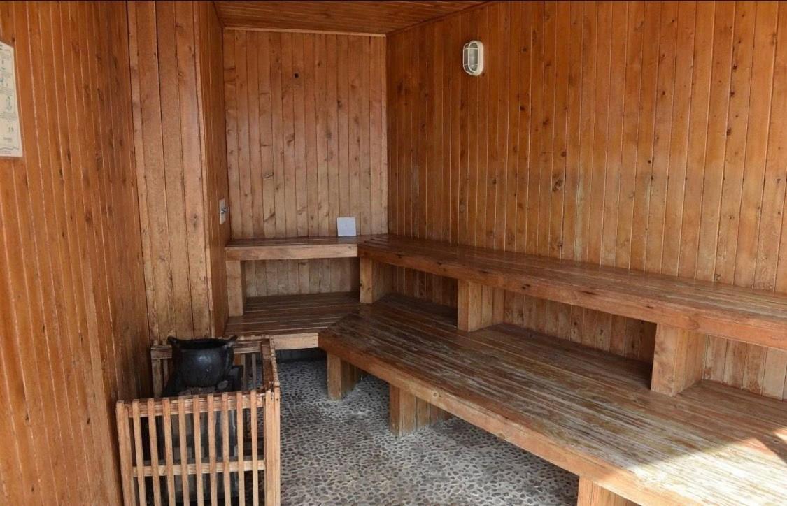 Amplios Aptos de Lujo Frente a la Playa a 5 Minutos del Centro y del Aeropuerto, en Edificio con Piscina, Jacuzzi, Sauna, Gimnasio, Turco y Seguridad las 2