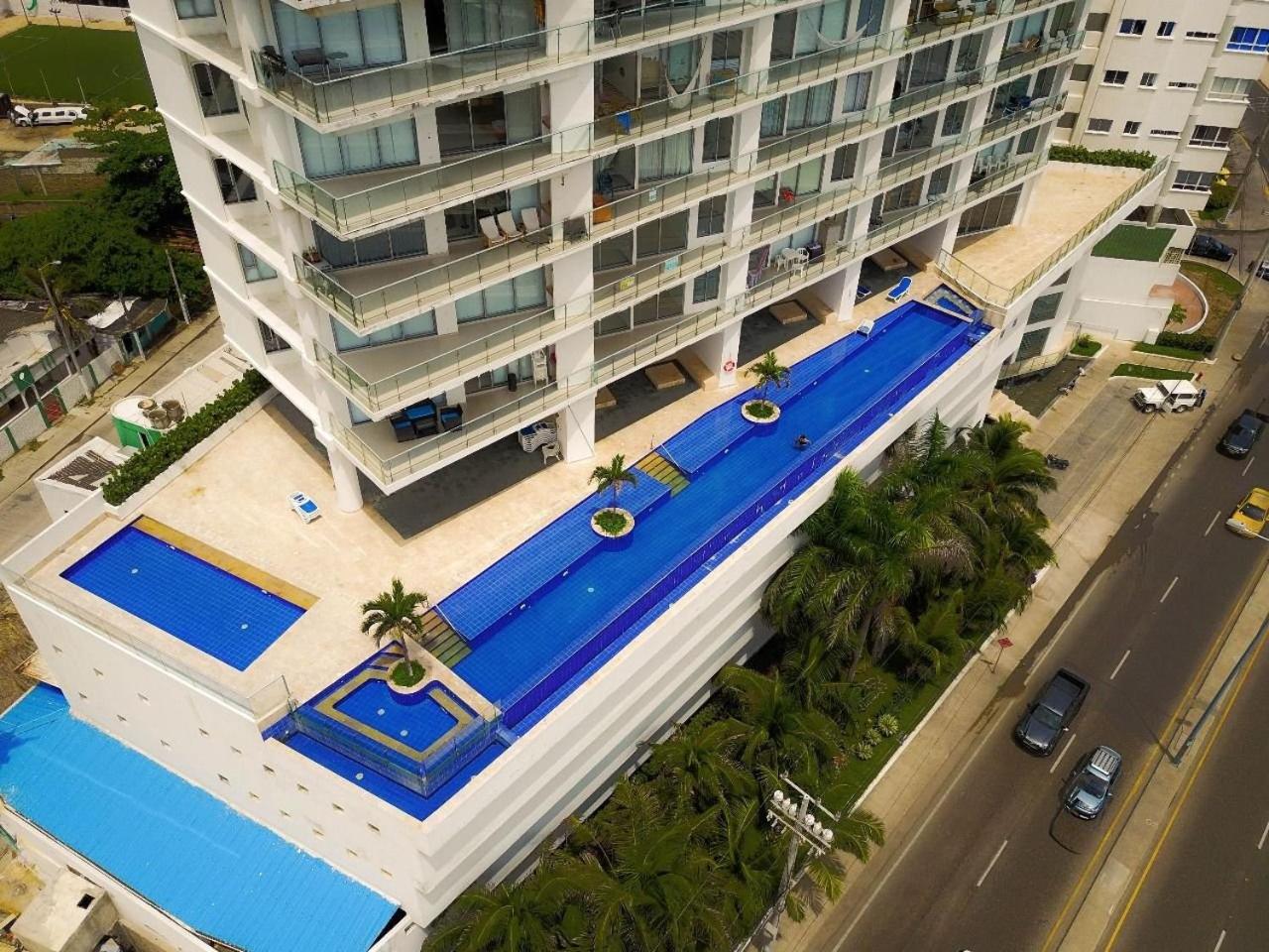 Amplios Aptos de Lujo Frente a la Playa a 5 Minutos del Centro y del Aeropuerto, en Edificio con Piscina, Jacuzzi, Sauna, Gimnasio, Turco y Seguridad las 2