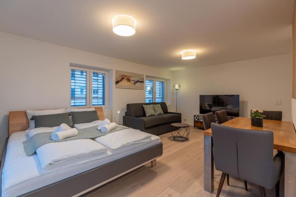 Jasminkas Host 2, Ruhig, City und Naturnah, Gratis Parkplatz und Balkon