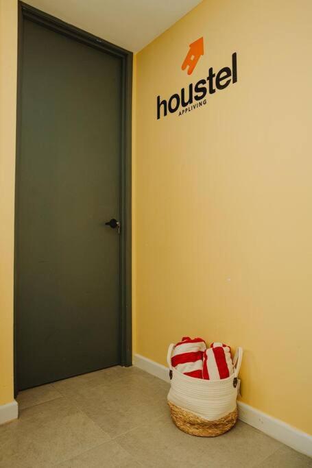 Laguito Houstel Large