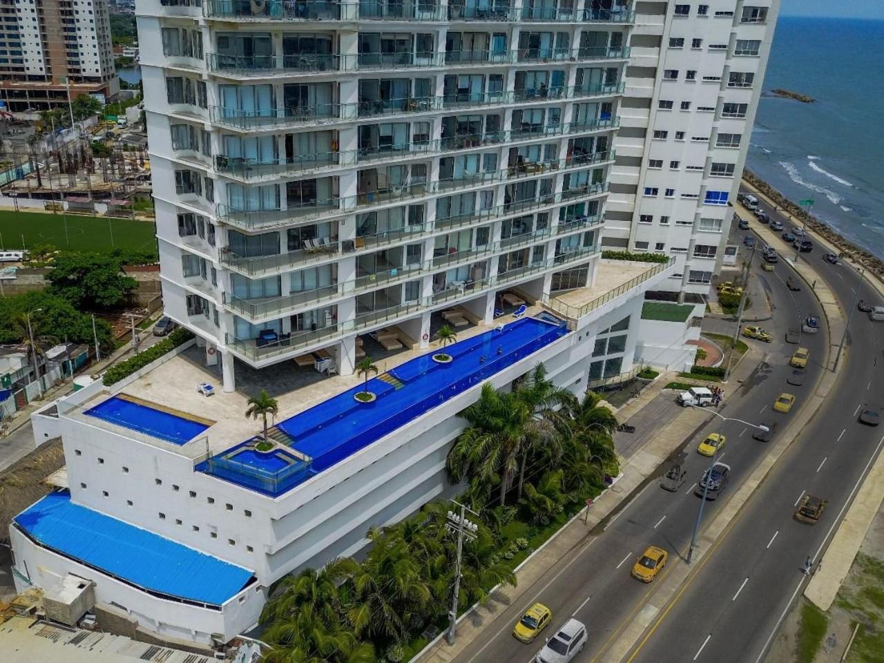 Amplios Aptos de Lujo Frente a la Playa a 5 Minutos del Centro y del Aeropuerto, en Edificio con Piscina, Jacuzzi, Sauna, Gimnasio, Turco y Seguridad las 2