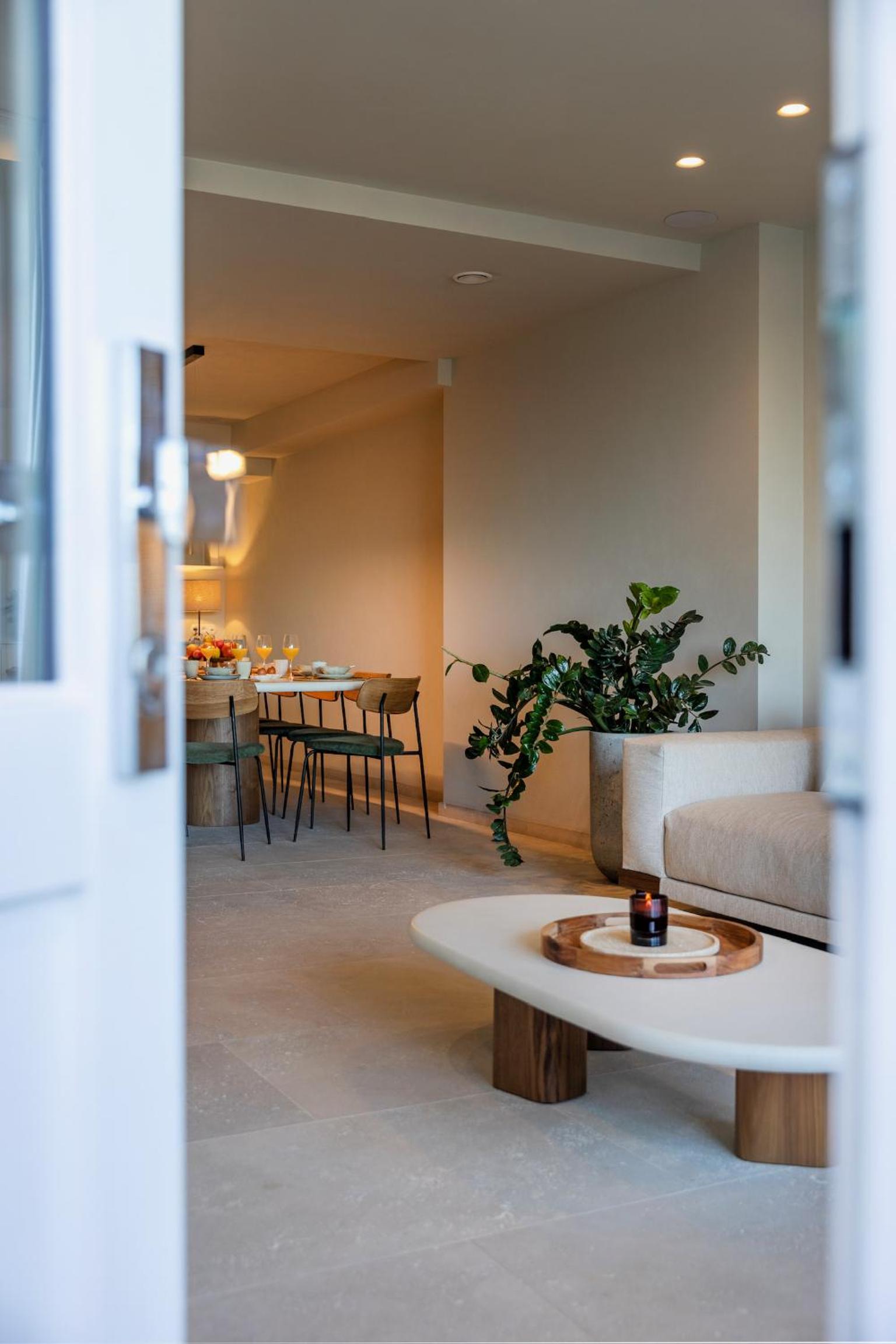 Unieke villa Catherine met frontaal zeezicht, parking sauna en strandcabine