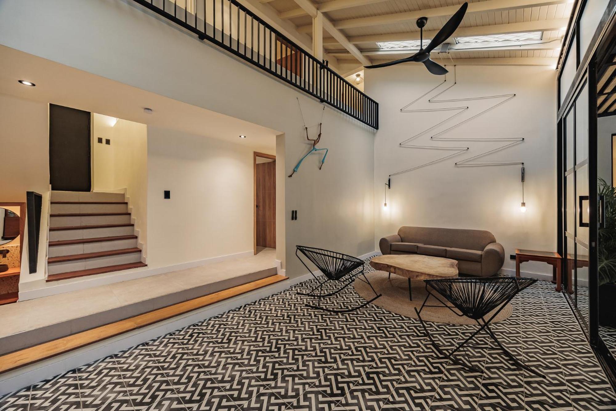 10A House Pool Provenza