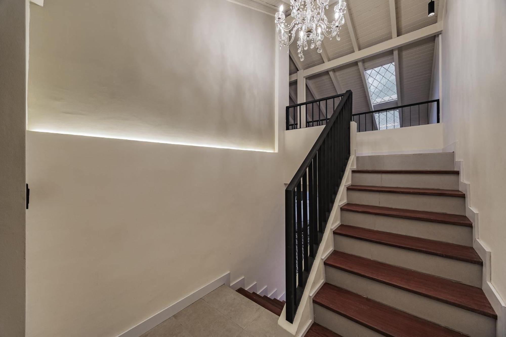 10A House Pool Provenza