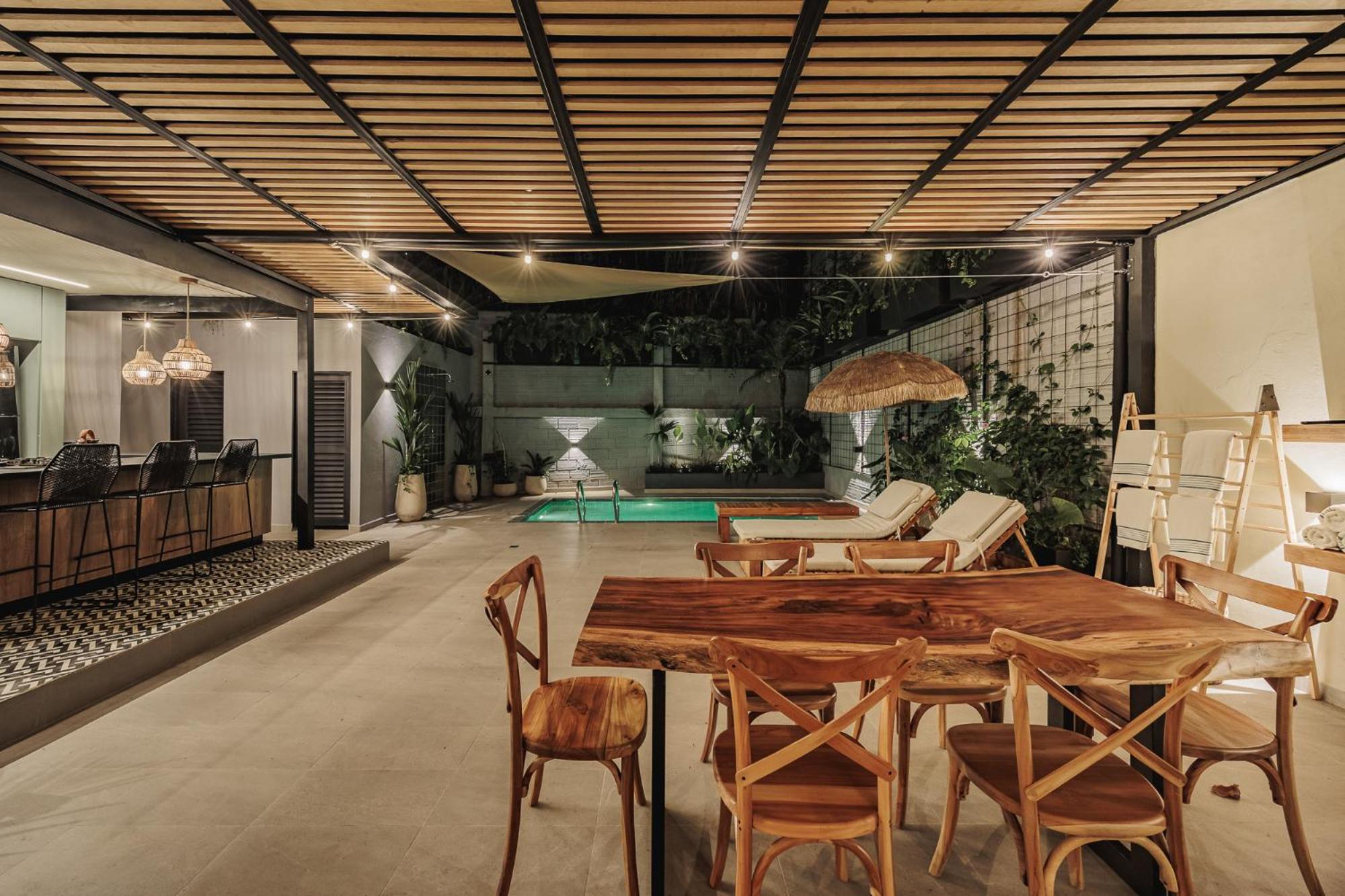 10A House Pool Provenza