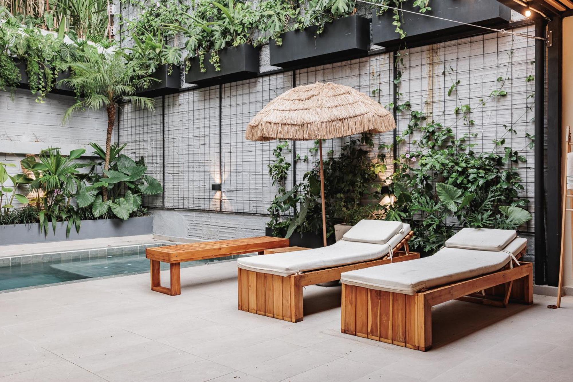 10A House Pool Provenza