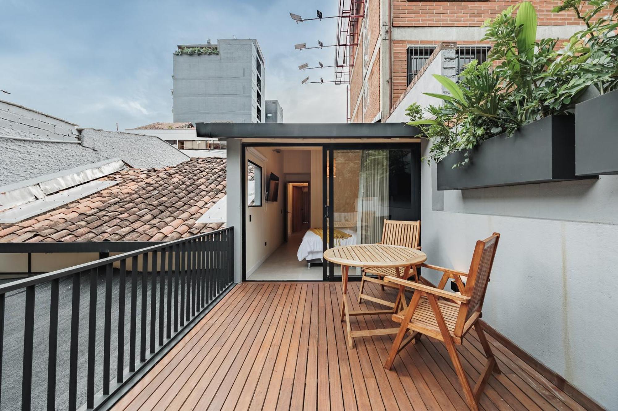 10A House Pool Provenza