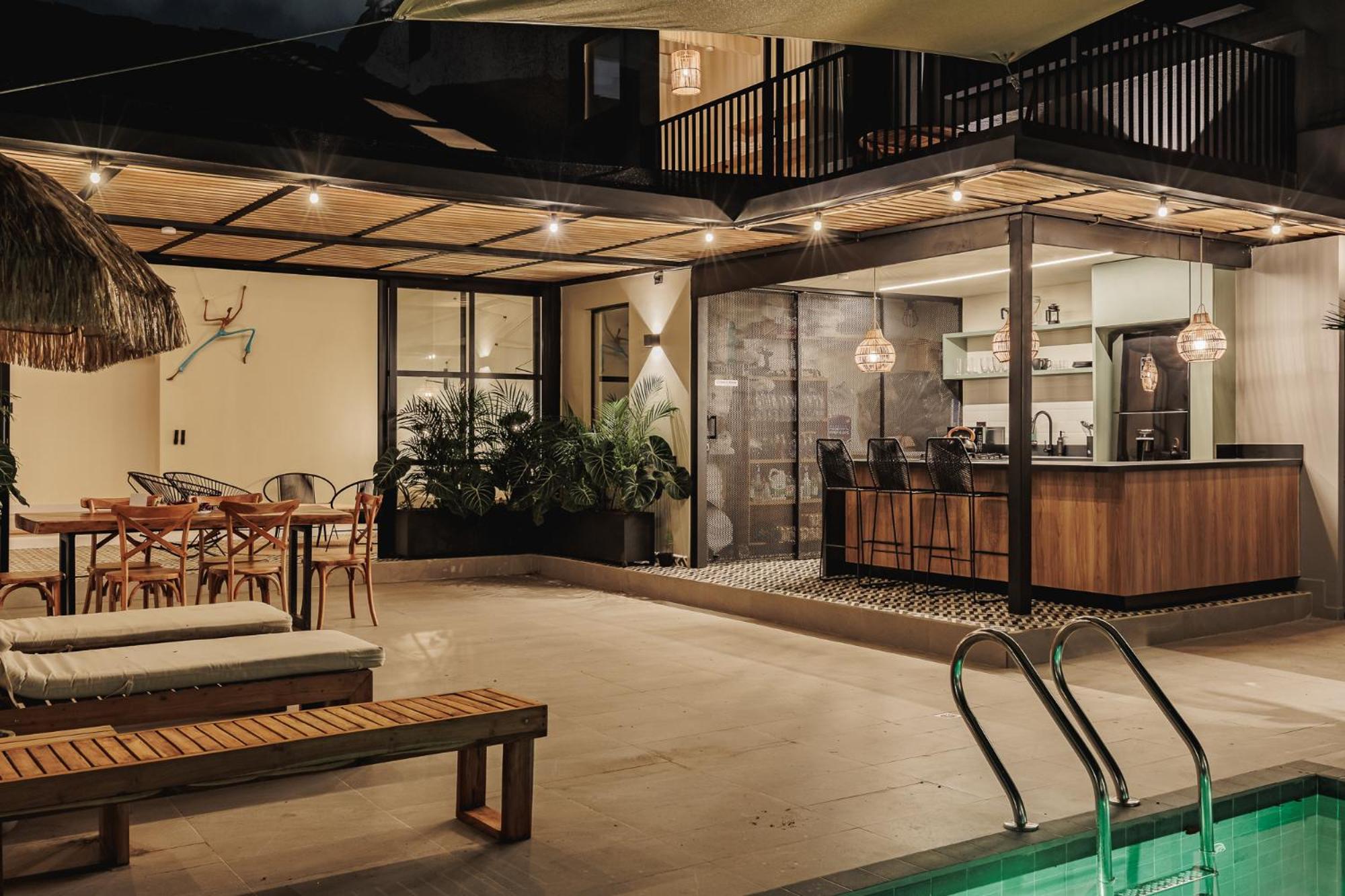 10A House Pool Provenza
