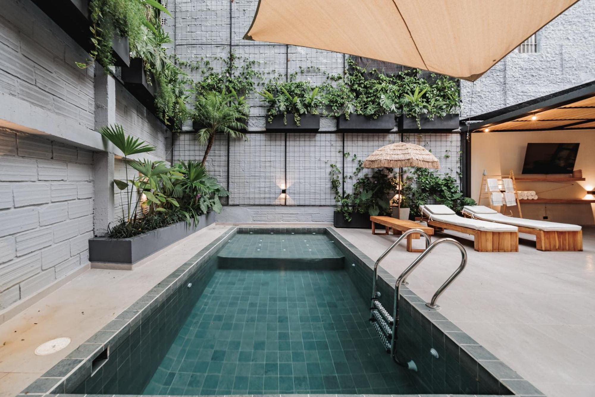 10A House Pool Provenza