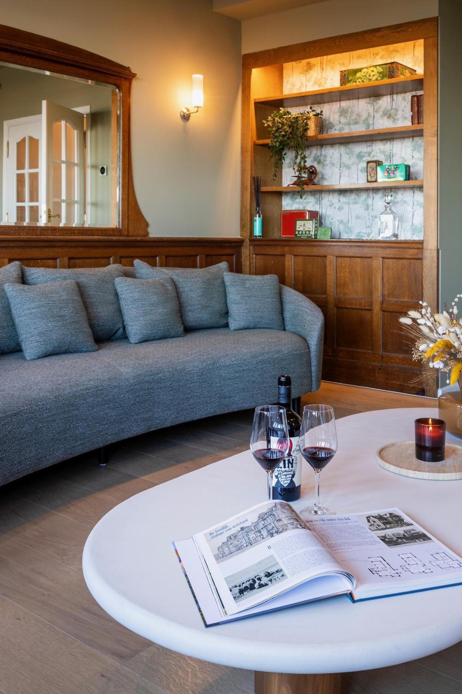 Unieke villa Catherine met frontaal zeezicht, parking sauna en strandcabine
