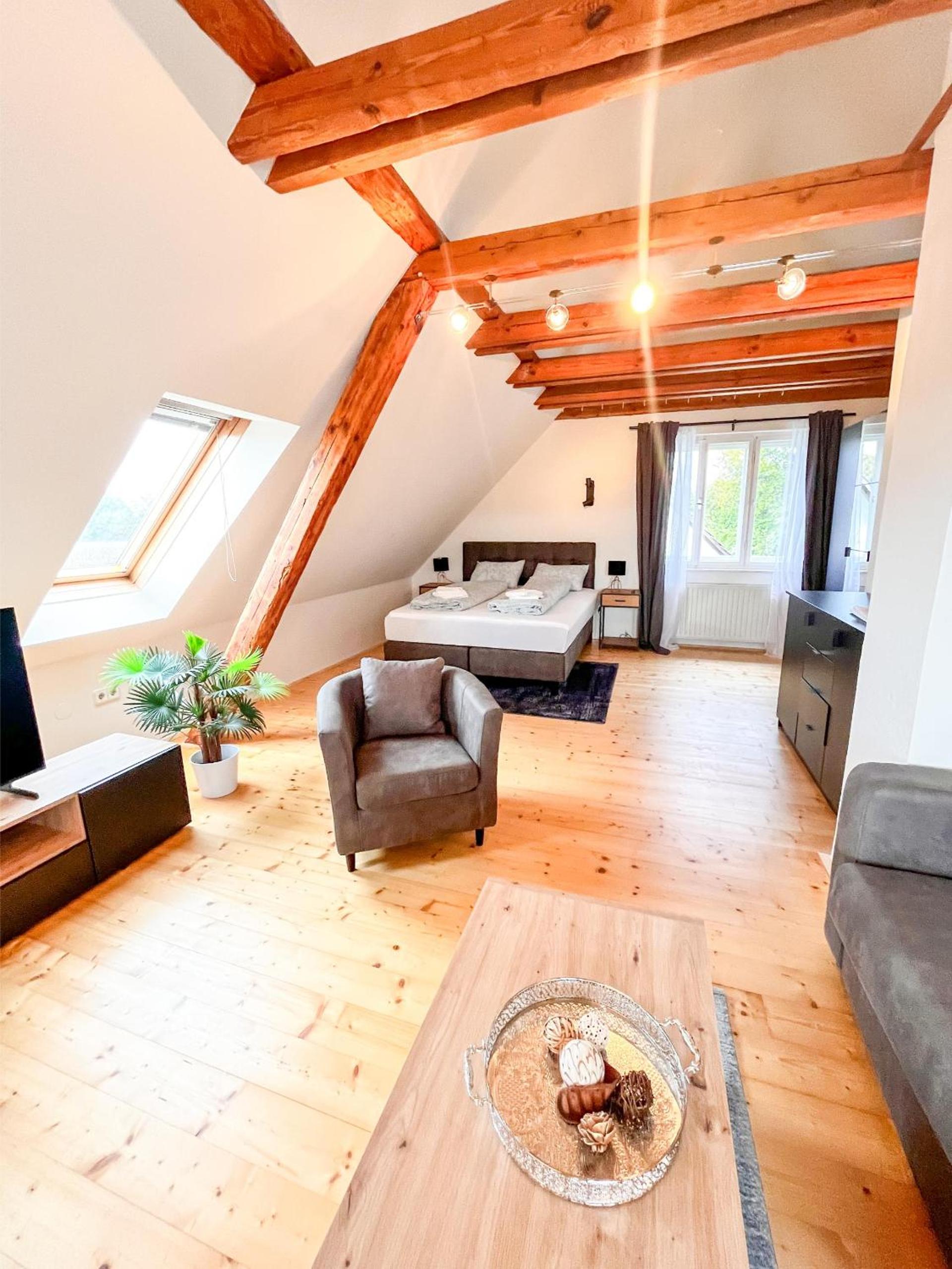 Luxuriöses Bauernhaus mit Garten und Parkplatz