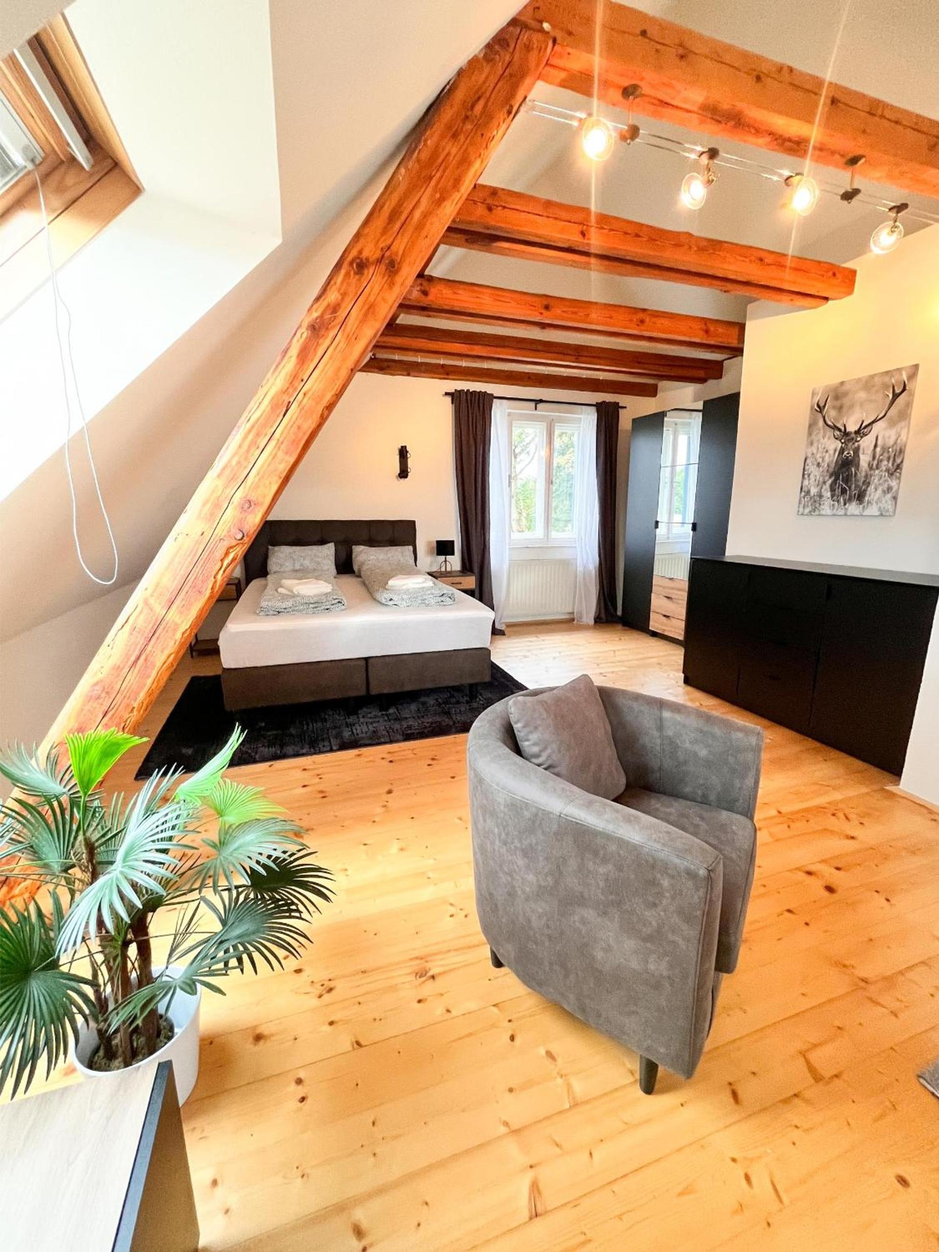 Luxuriöses Bauernhaus mit Garten und Parkplatz