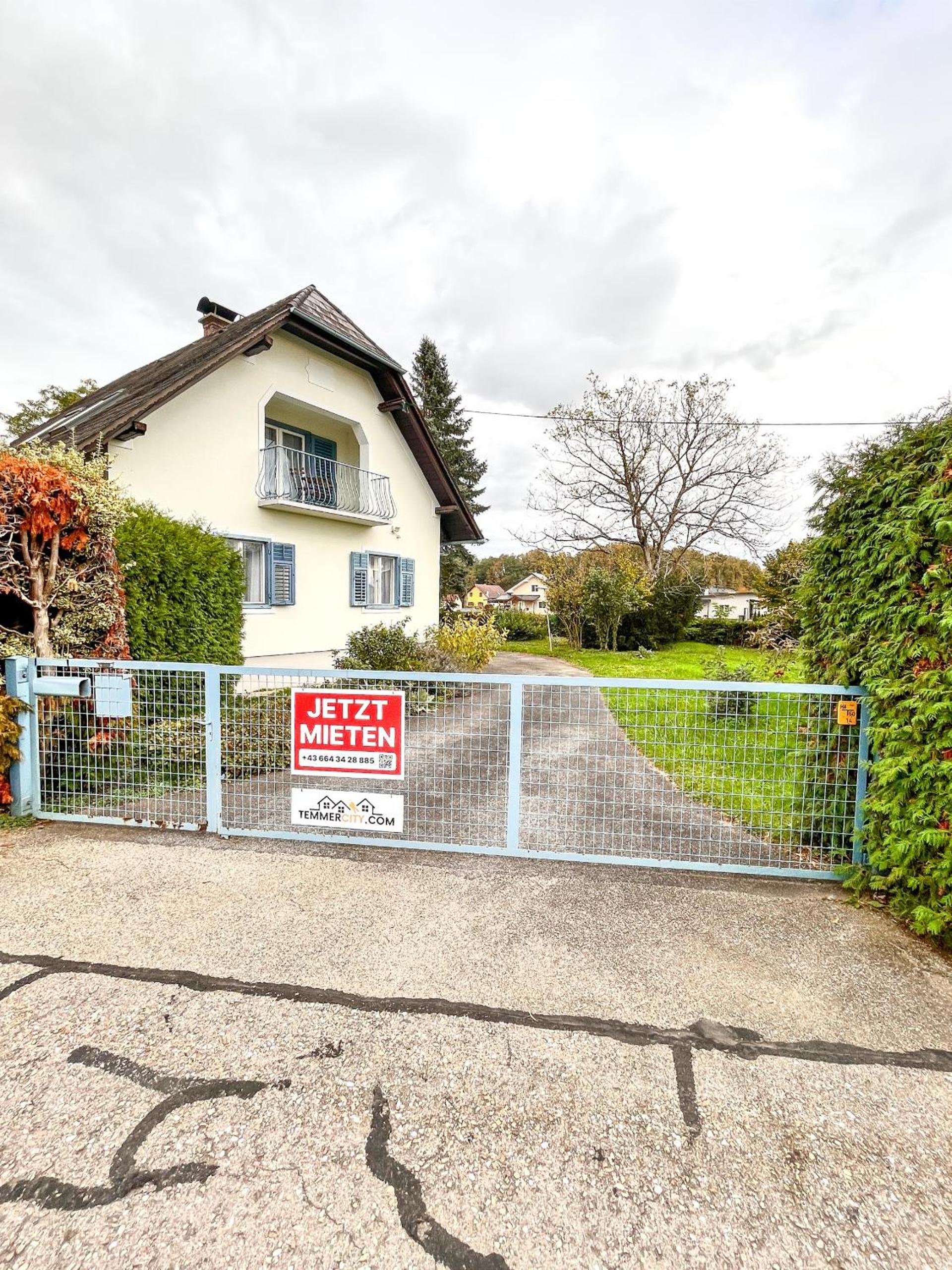 Luxuriöses Bauernhaus mit Garten und Parkplatz