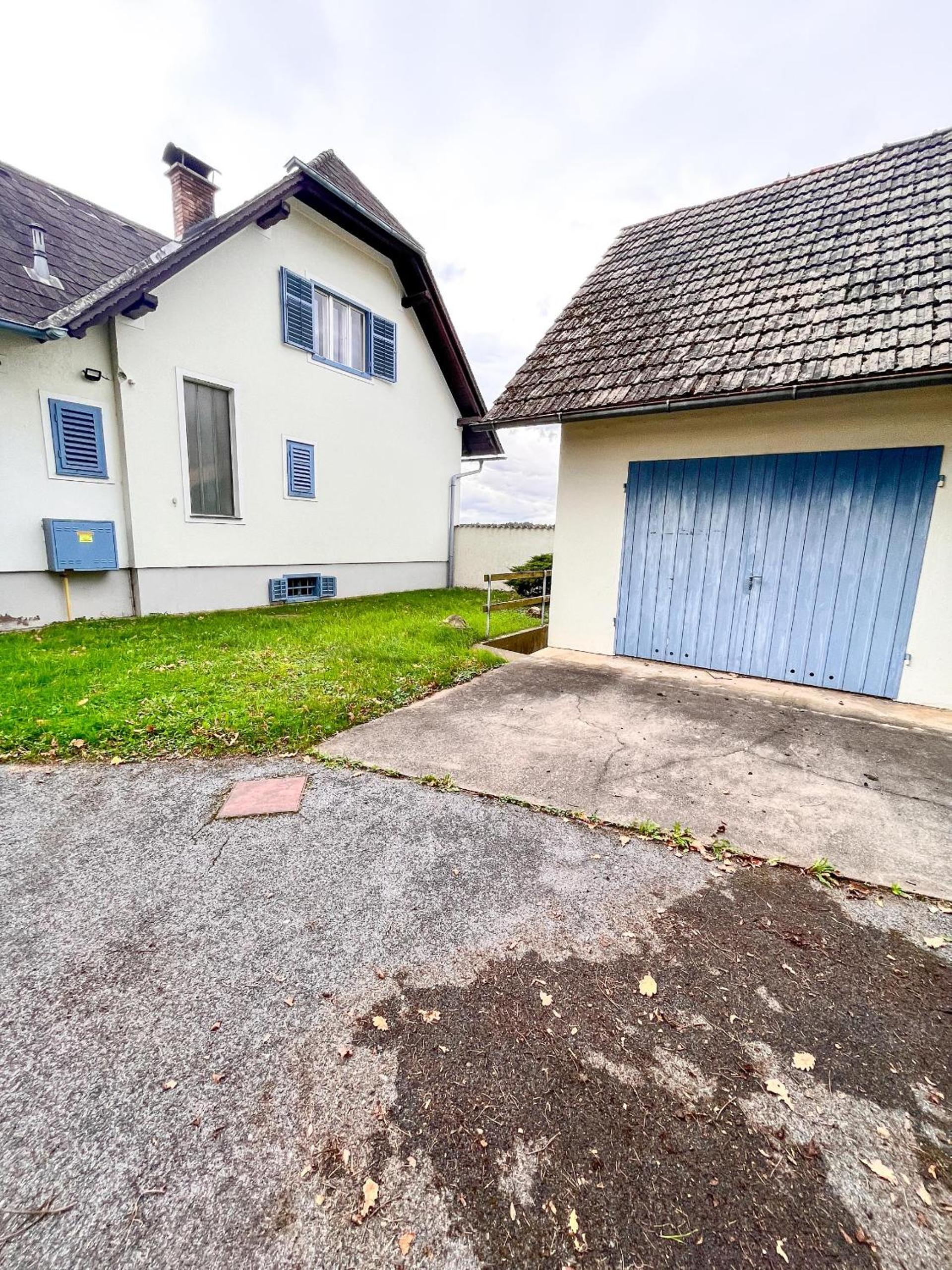 Luxuriöses Bauernhaus mit Garten und Parkplatz