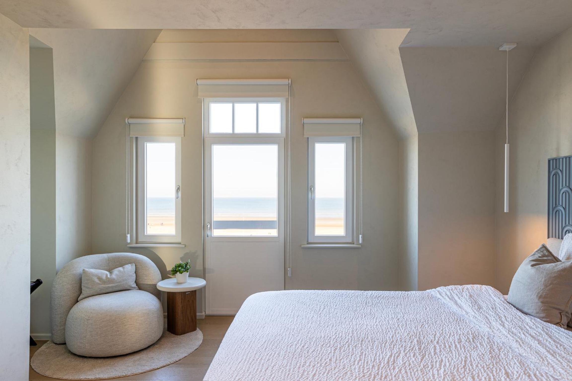 Unieke villa Catherine met frontaal zeezicht, parking sauna en strandcabine