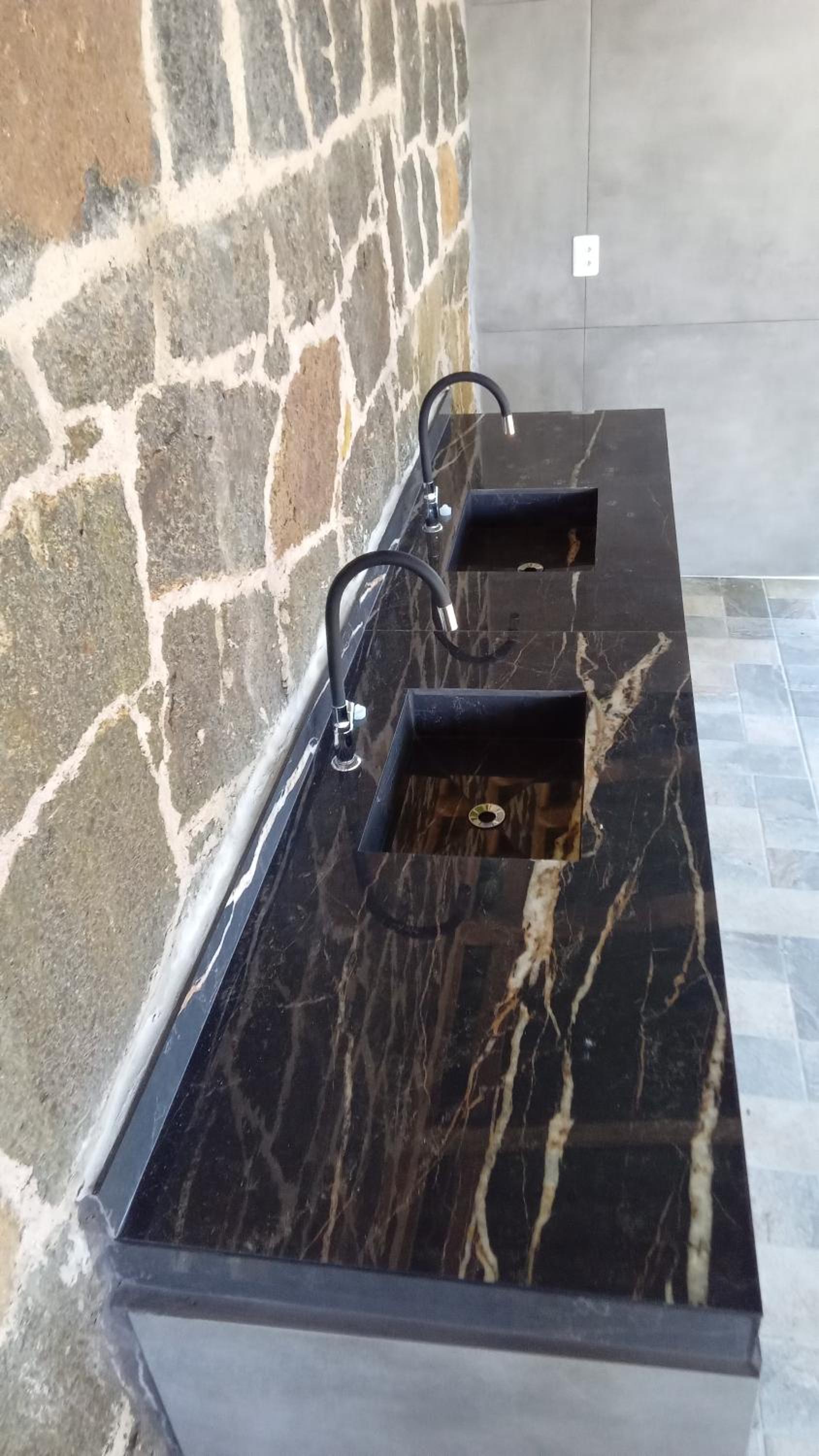 CHÁCARA EM JURERÊ-FLORIPA Piscina salão de jogos e area goumert