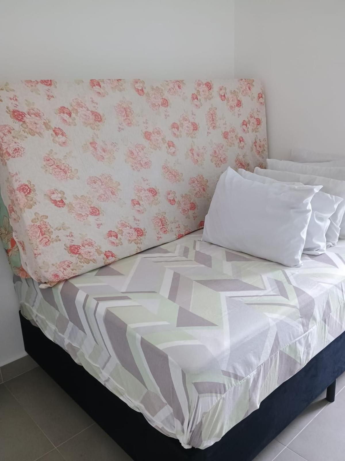 Apartamento 29 aconchegante de 1 quarto na PRAIA GRANDE, recém construido