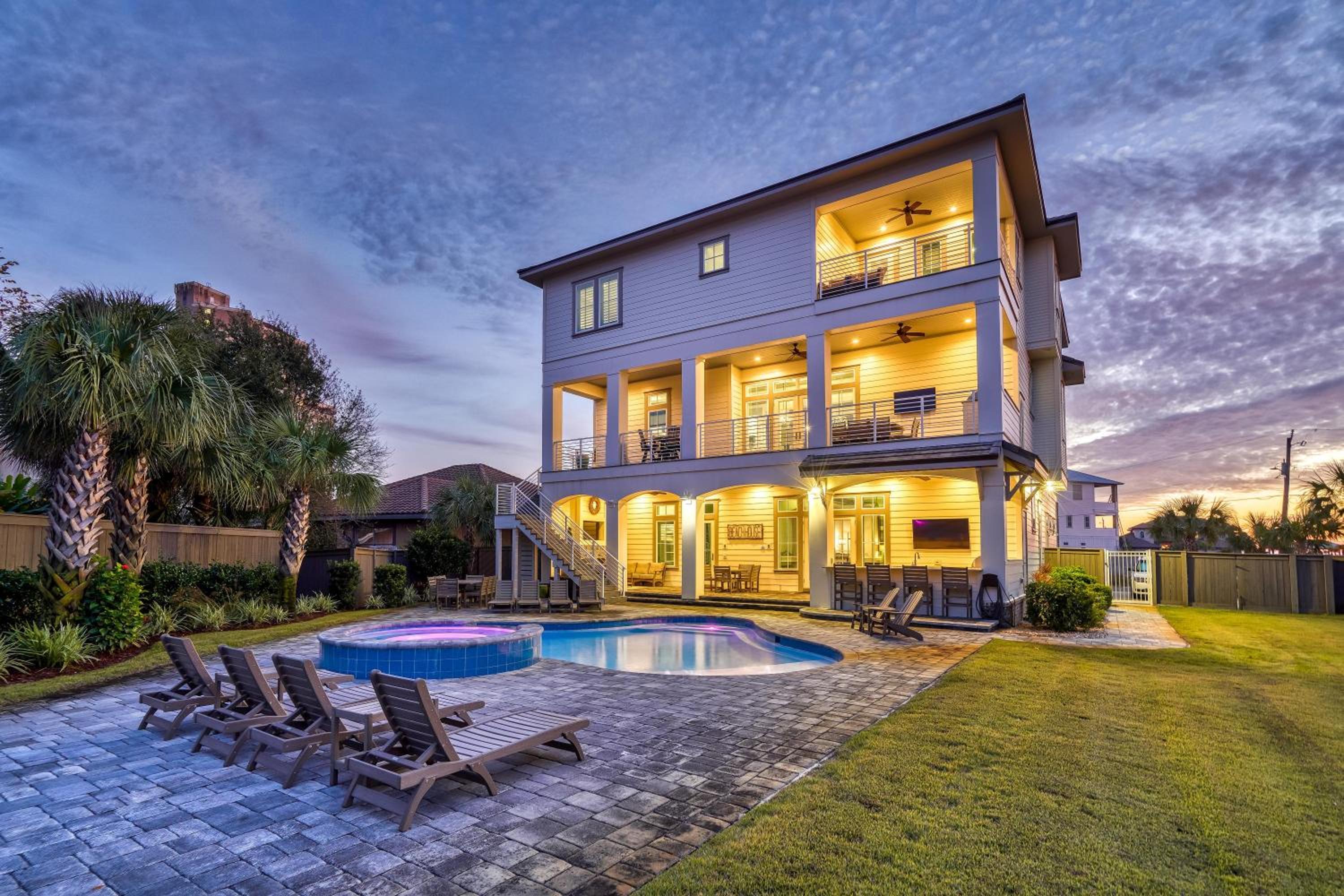 Glam Clam-Gated Beach- Private Pool & Spa