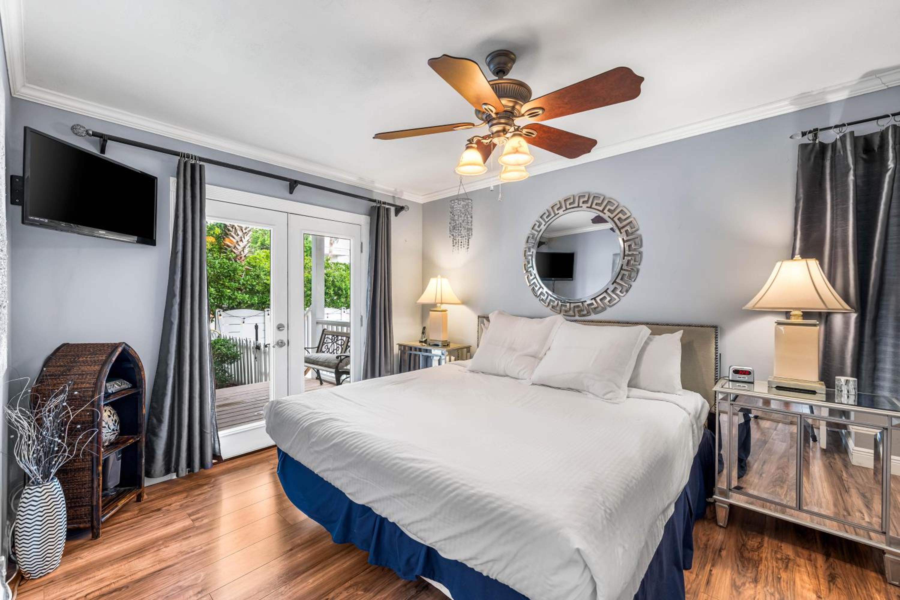 Destin Dreaming -Crystal Beach-Pool-Golf Cart-Carriage House