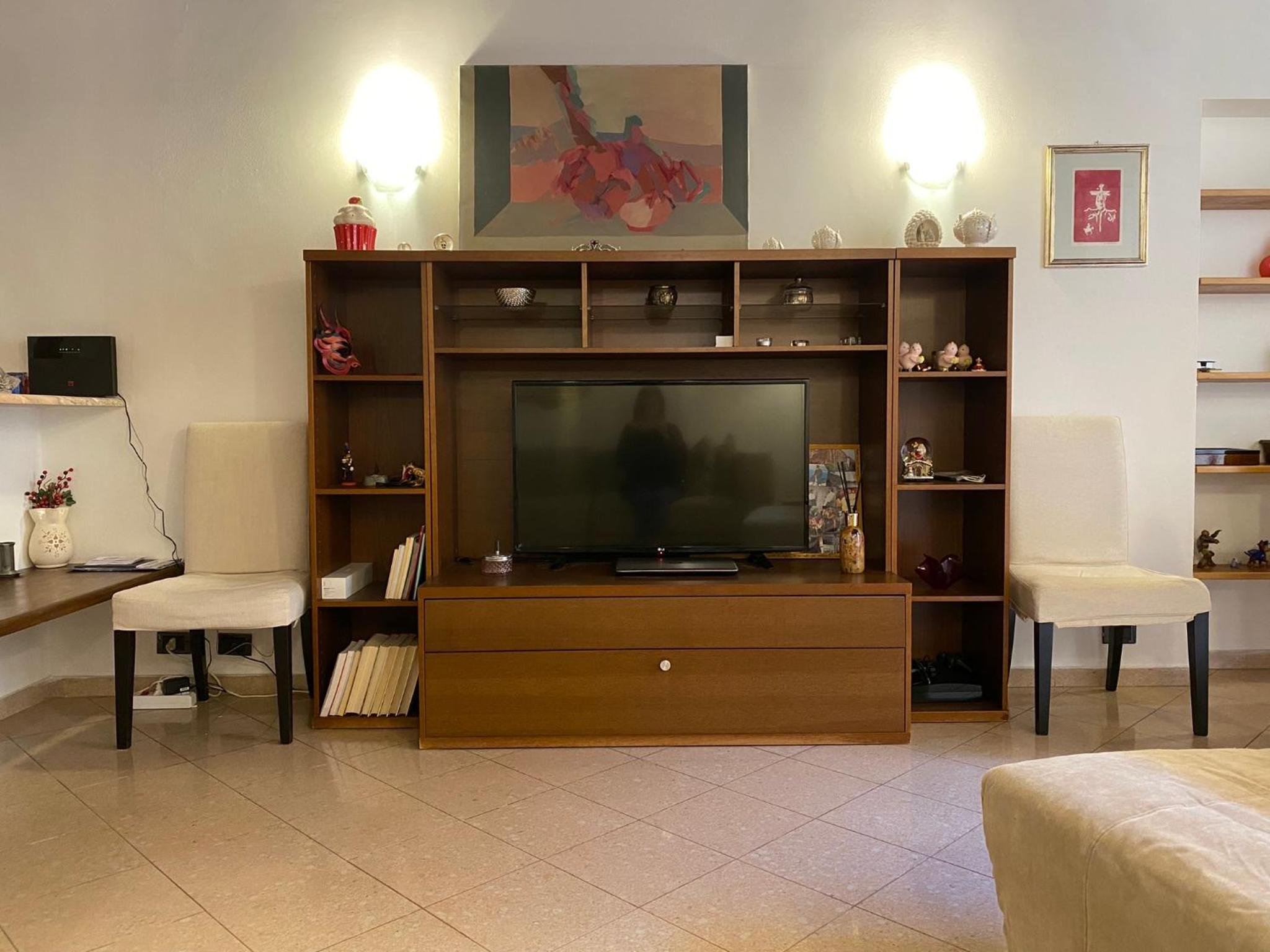 Idi's House