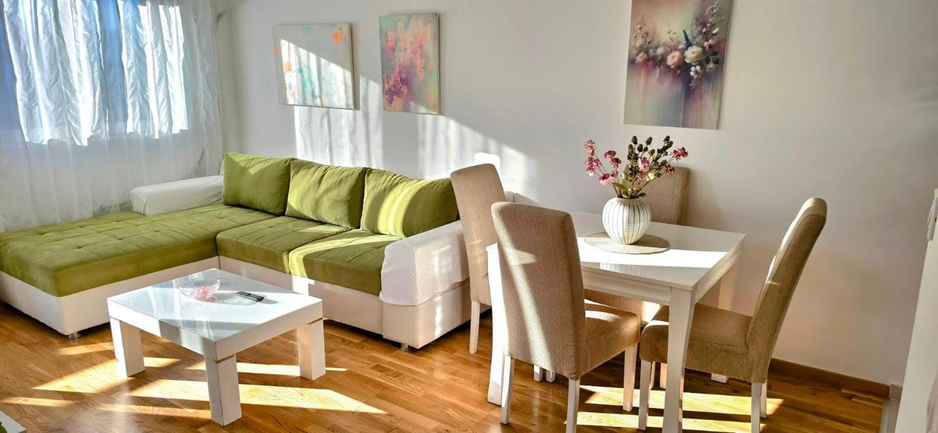 Zoya Apartment