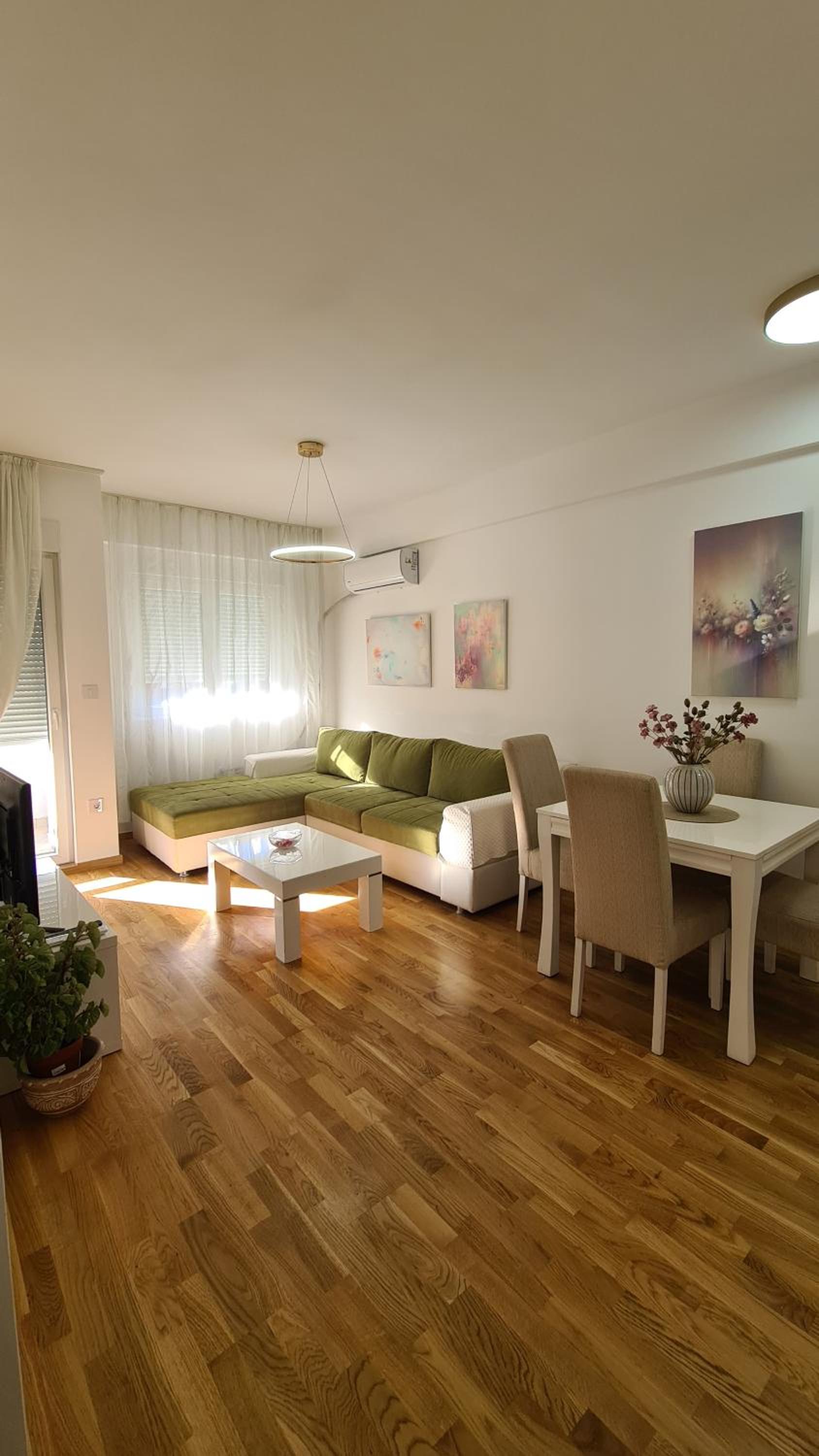 Zoya Apartment