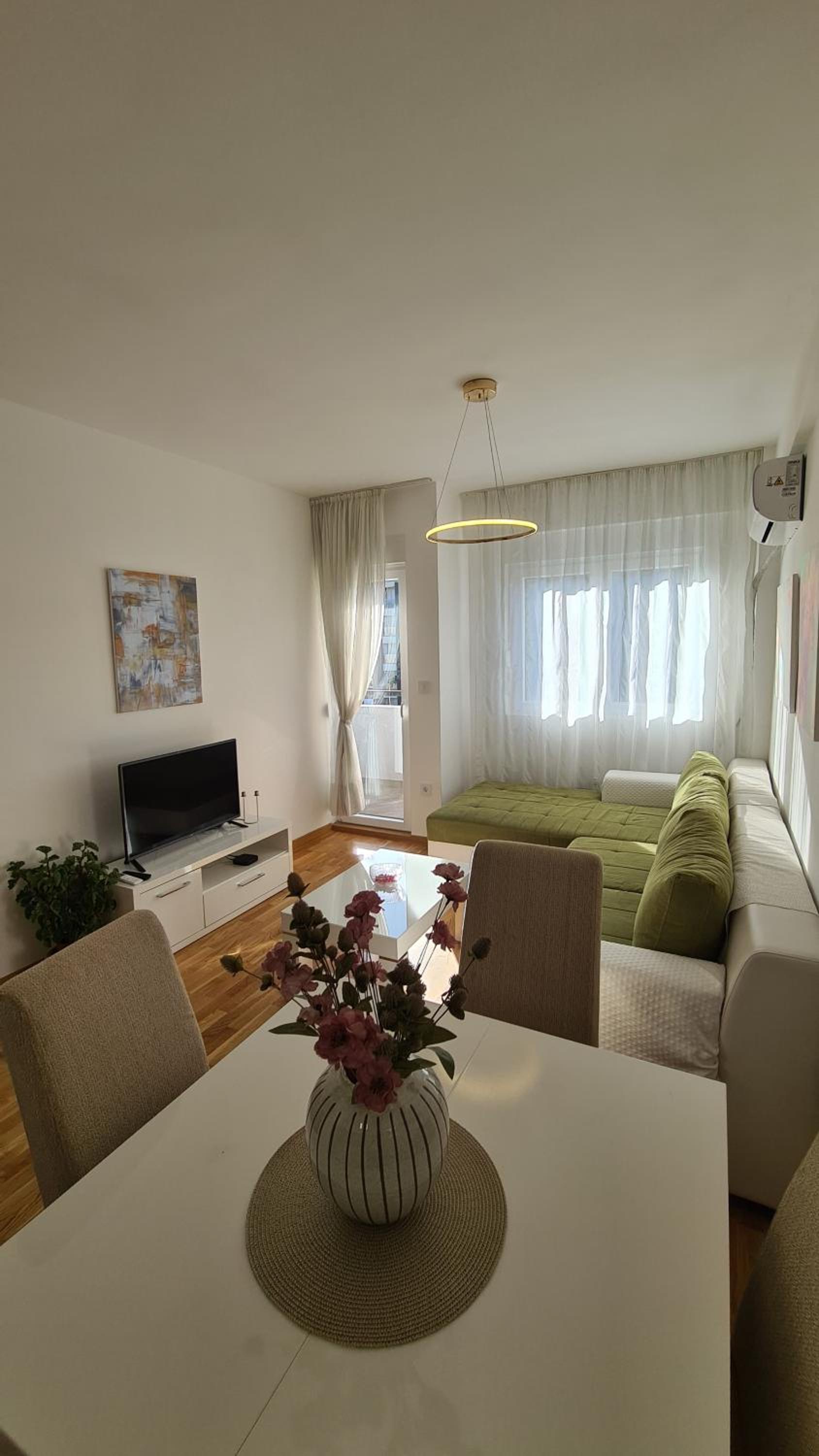 Zoya Apartment