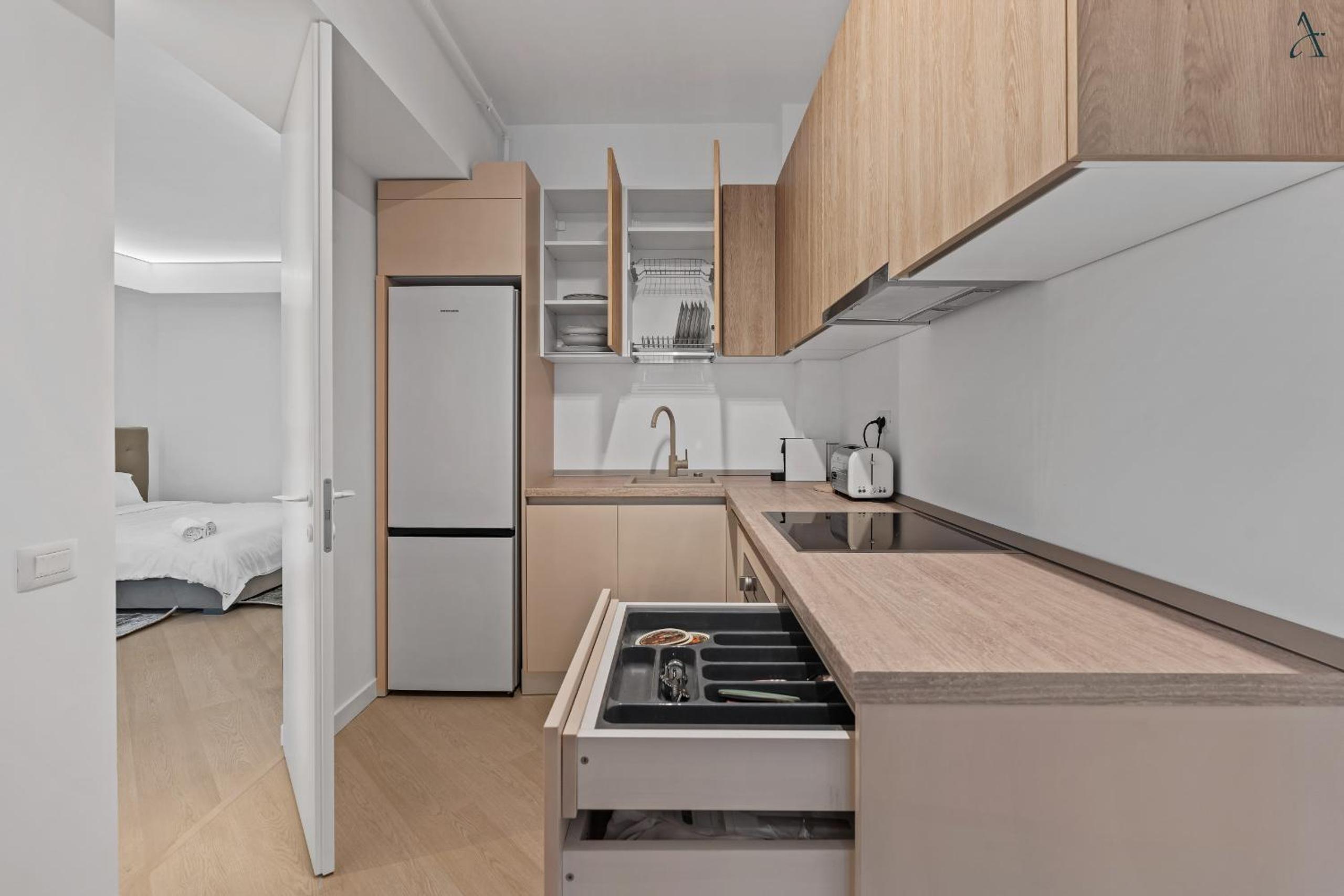 Cozy & Modern Studio in Cortina Pipera view 3
