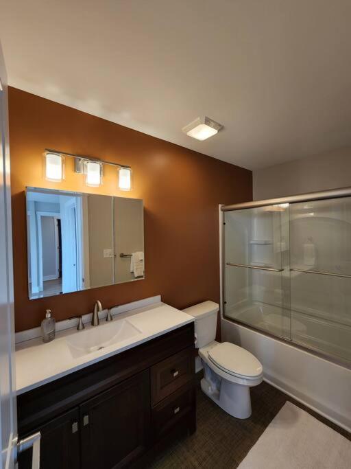 Upscale Downtown 2BR, Private Deck, Full Kitchen view 4