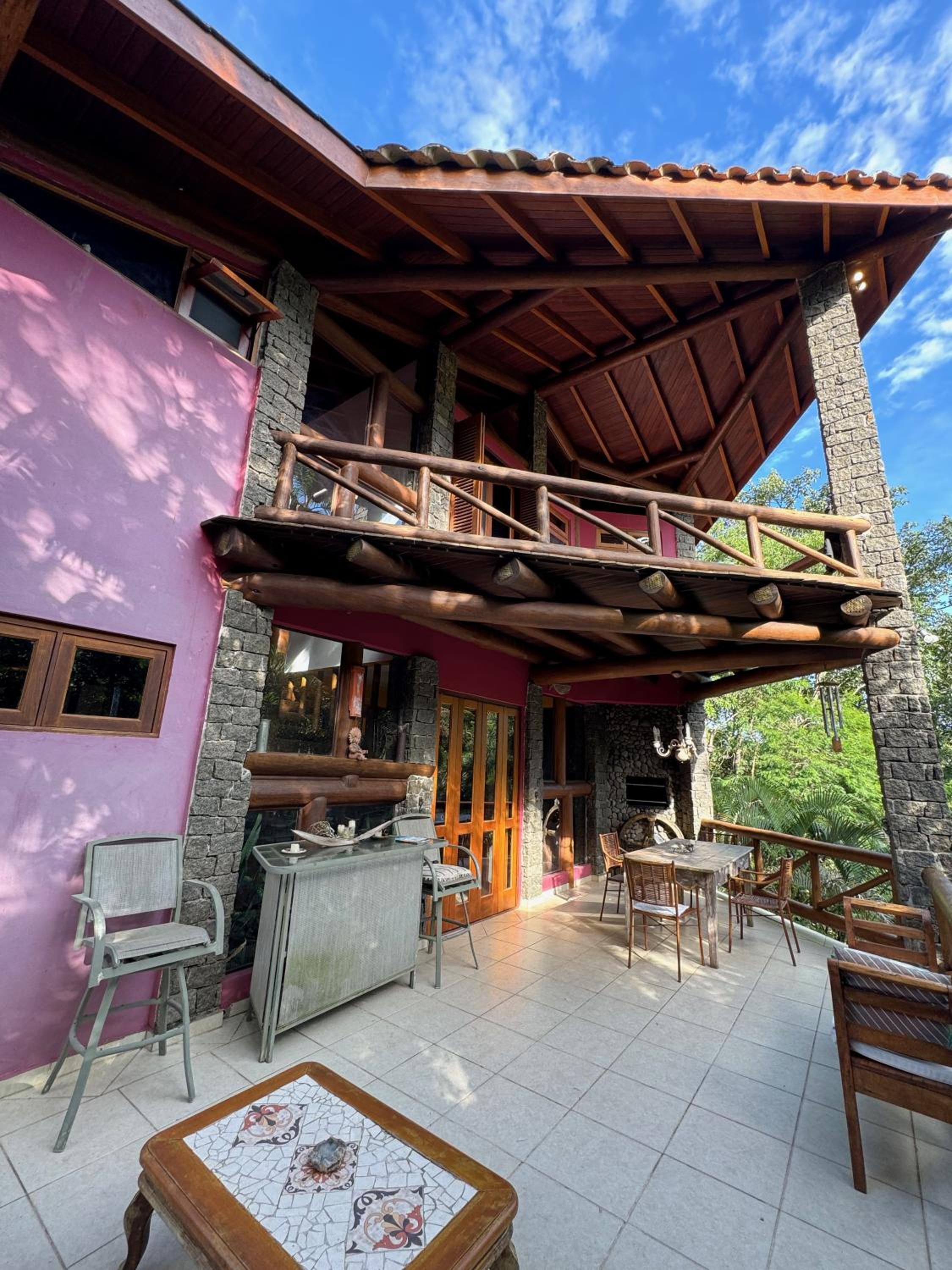 Villa Cachoeira da Rocha