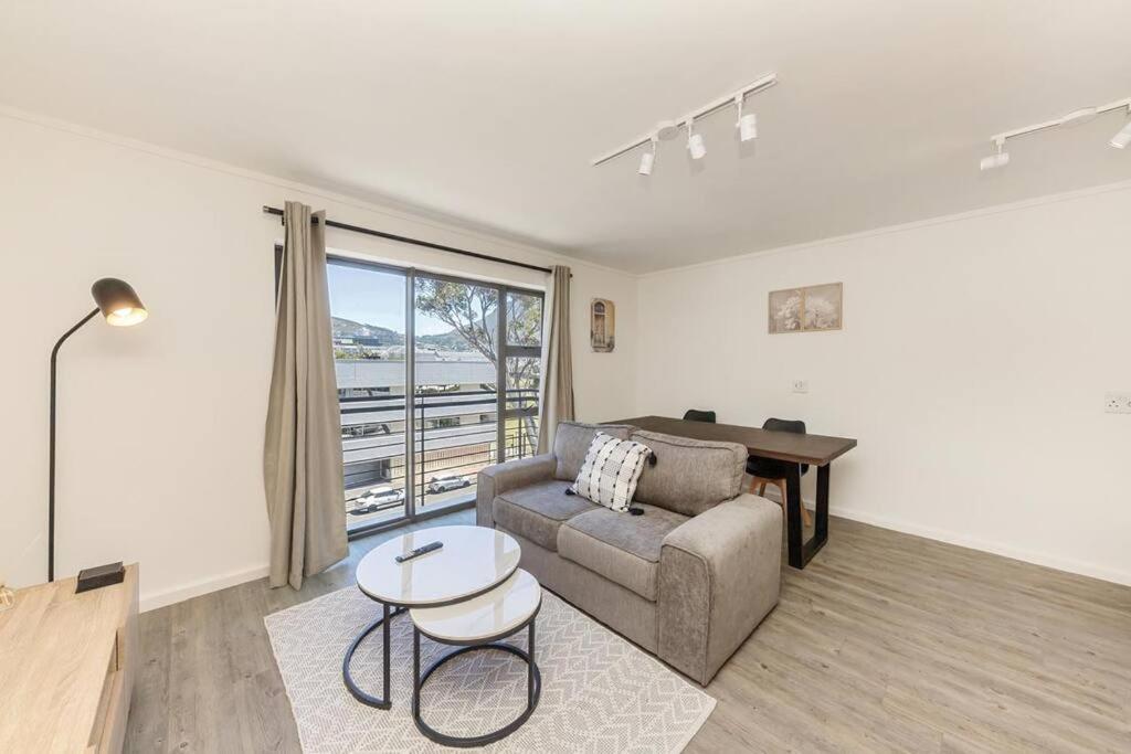 Modern Living at Castle Rock view 4