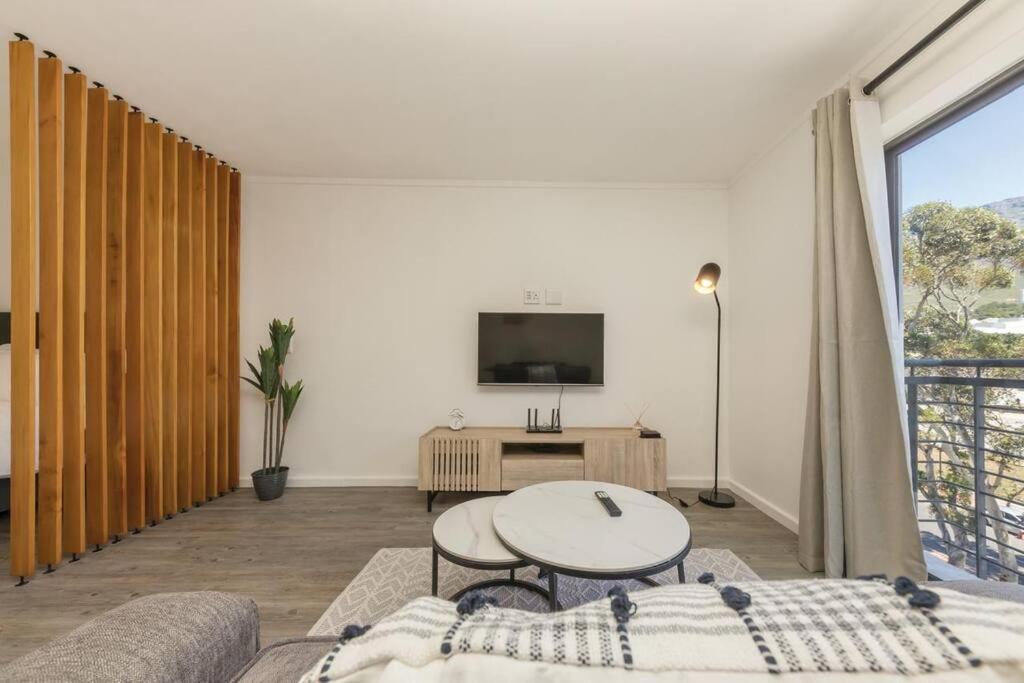 Modern Living at Castle Rock view 5