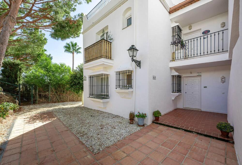 Spacious White Spanish Style House with Sea Views