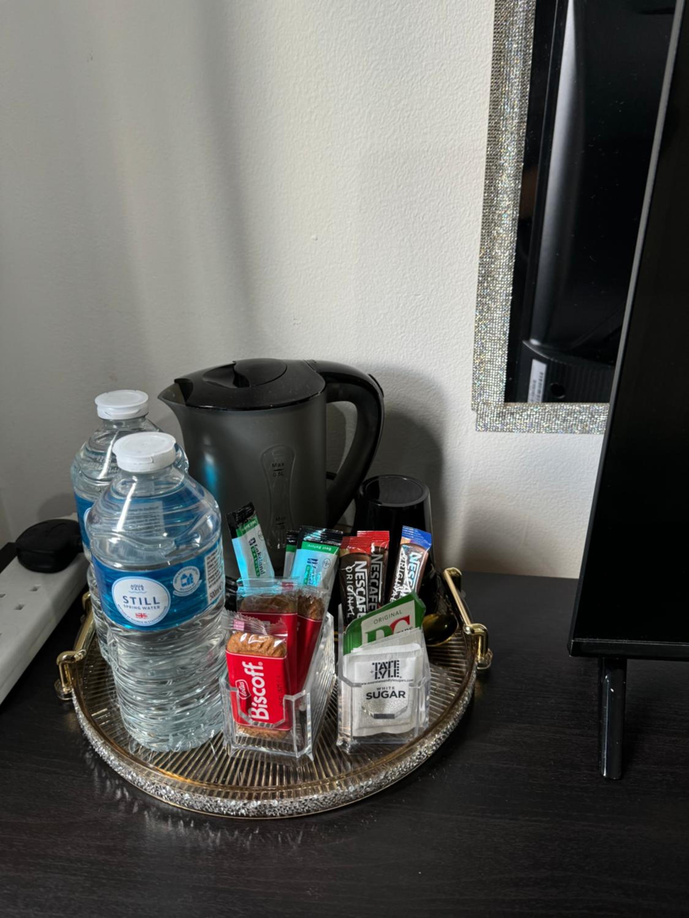 Lux 1 bedroom and a private bathroom in a shared flat with free parking and Netflix, photo 13
