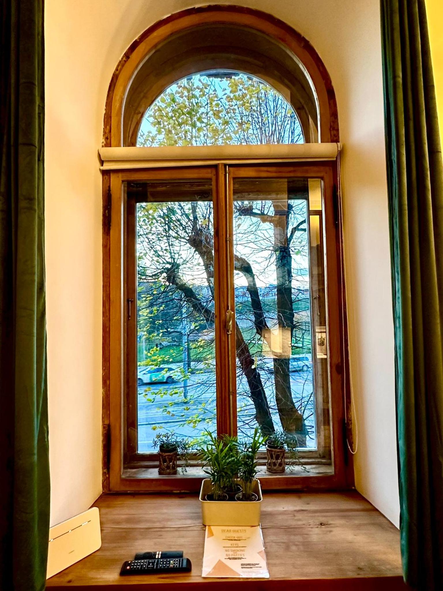 Luxury Suites Mere by Rikas Hotels