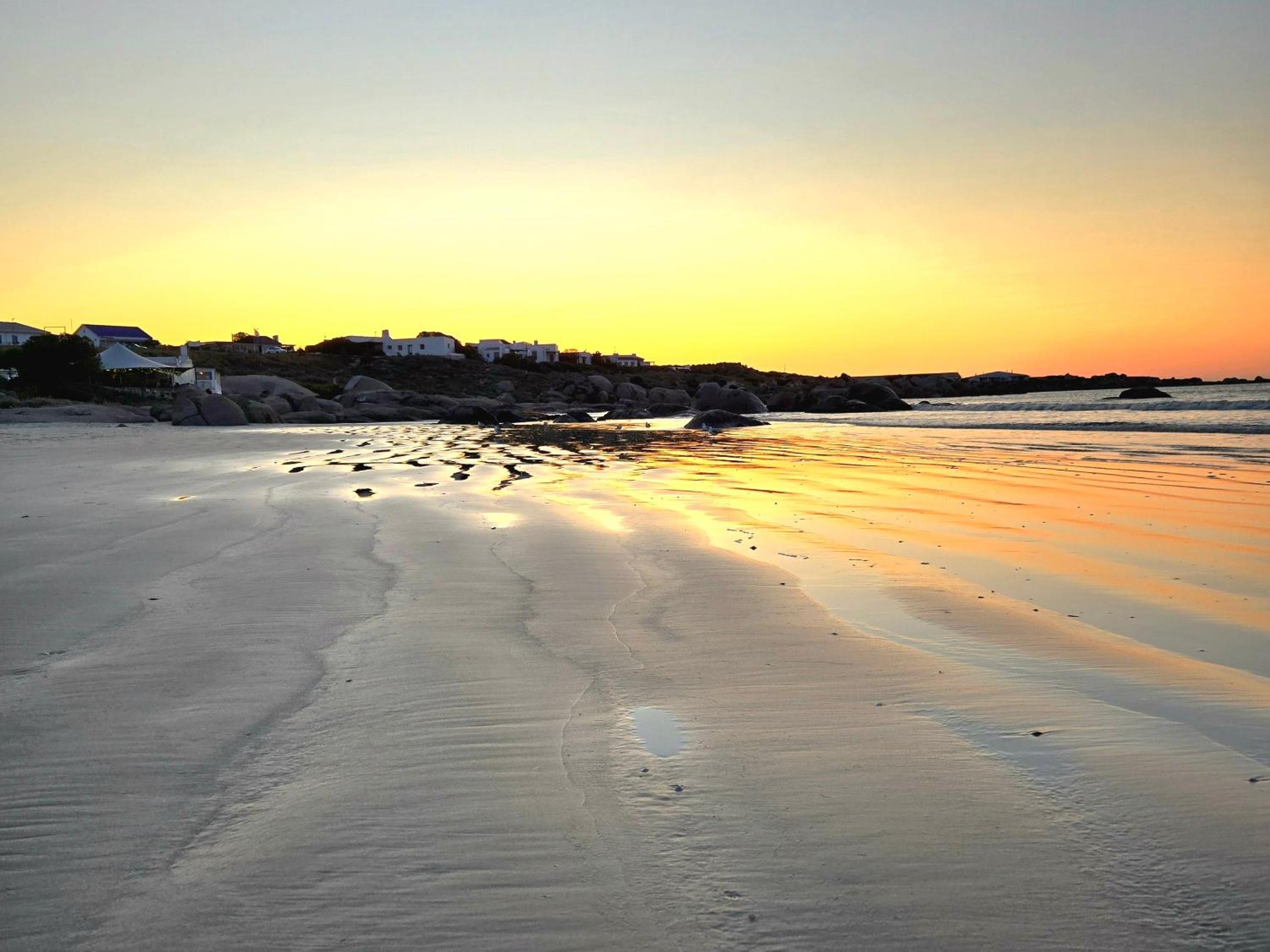 Flamink Beach View Cottage in Paternoster view 5