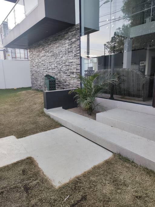 Casa cómoda en zona residencial
