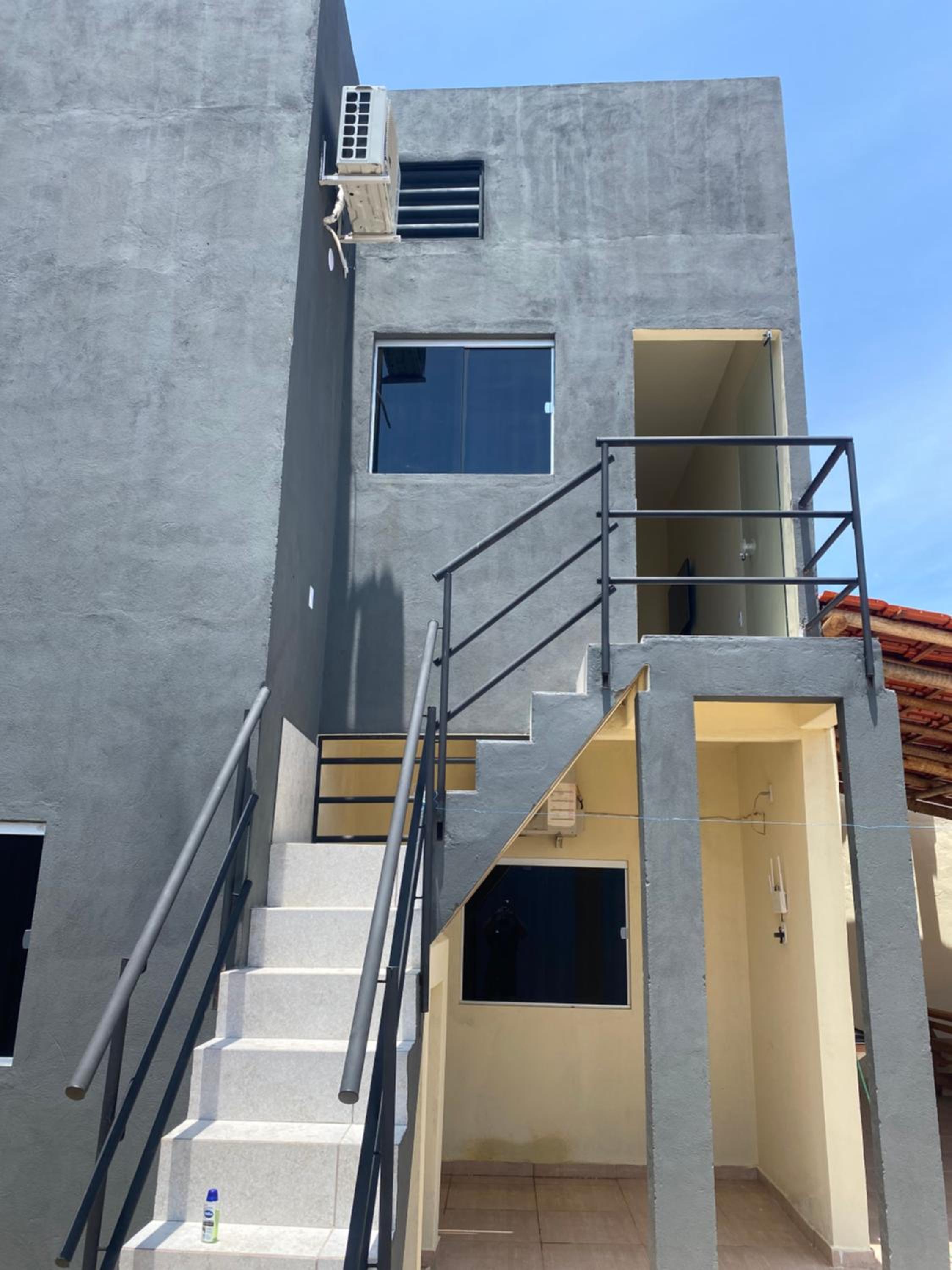 Flats com ar condicionado, garagem e internet