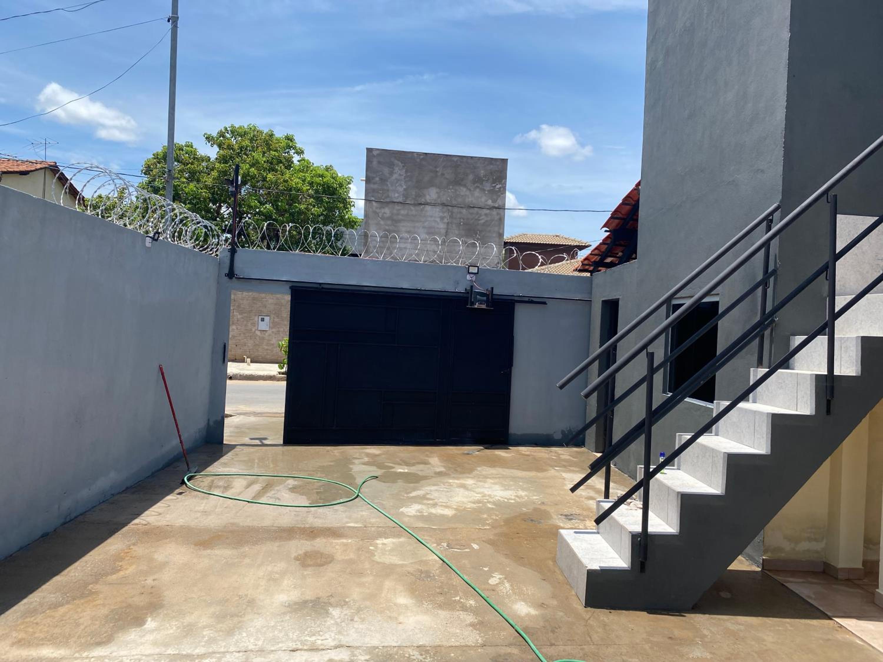 Flats com ar condicionado, garagem e internet