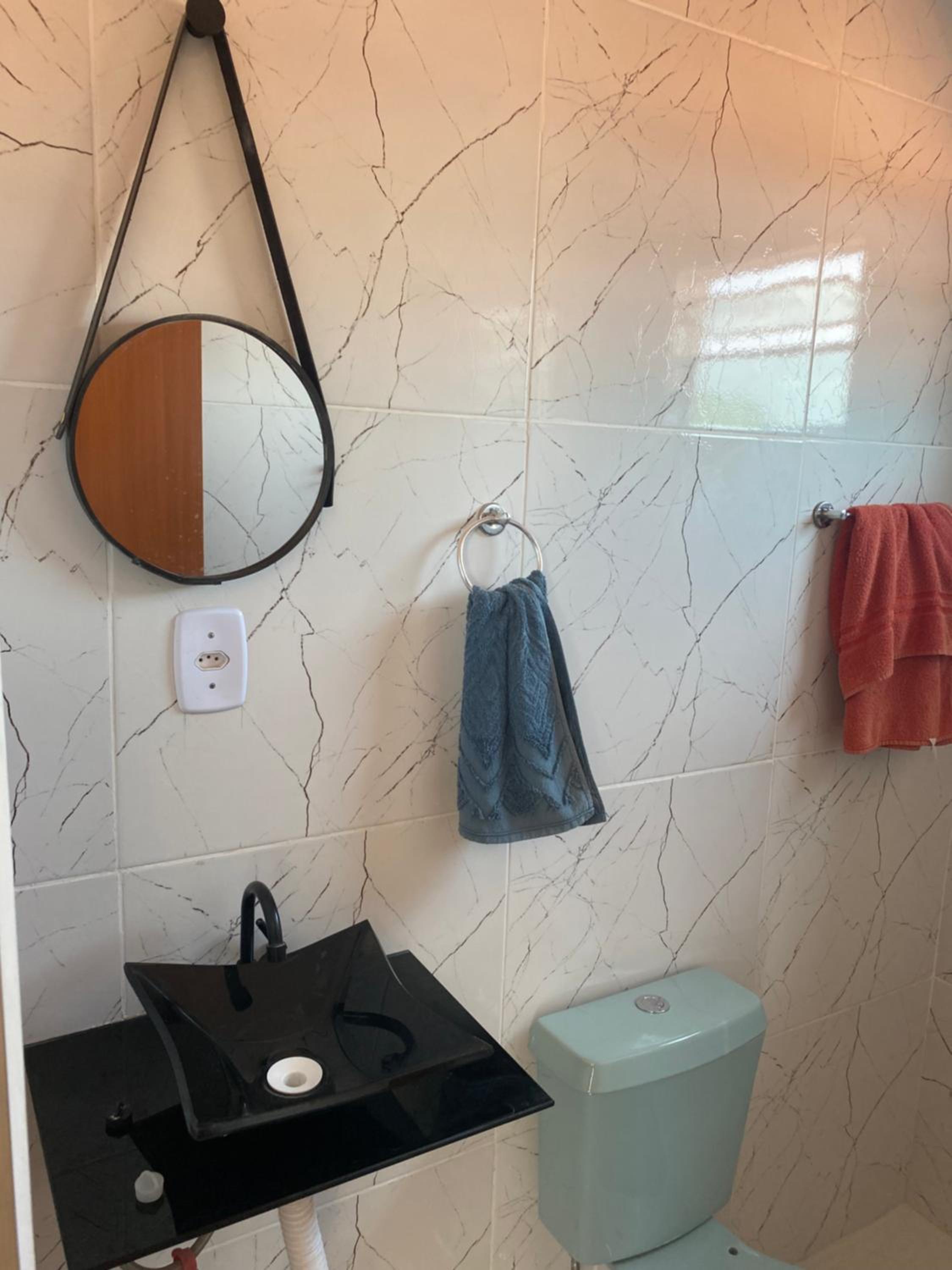 Flats com ar condicionado, garagem e internet
