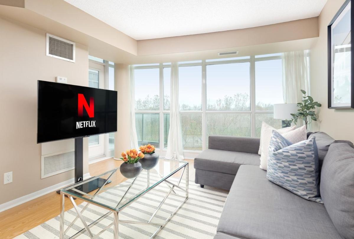 Condo by Toronto Waterfront & Parking