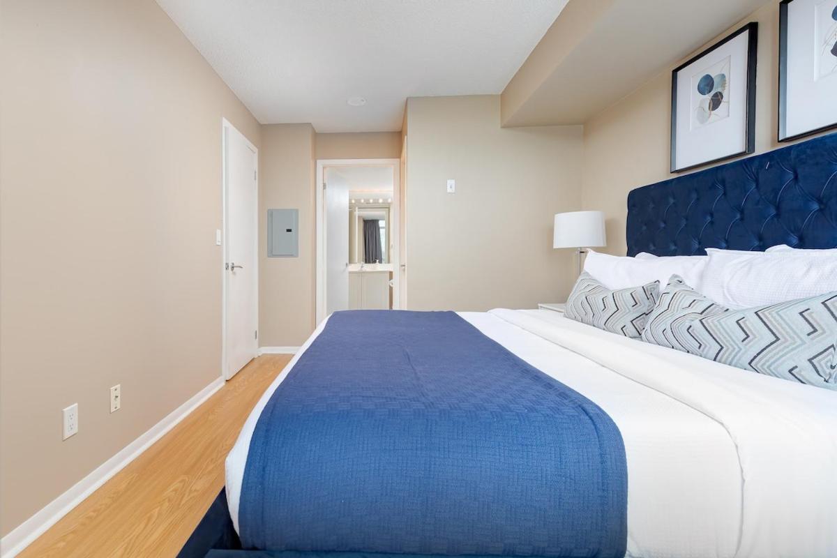 Condo by Toronto Waterfront & Parking