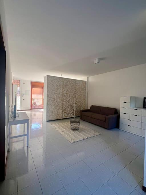 Open space flat close to Metro MM3 view 3