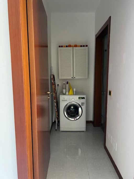 Open space flat close to Metro MM3 view 4