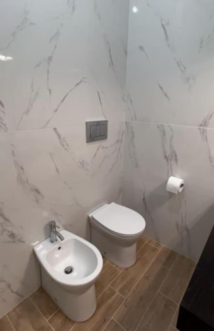 Open space flat close to Metro MM3 view 5