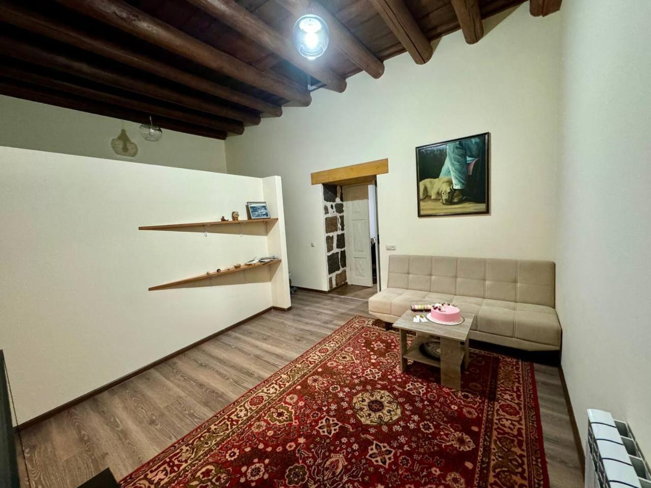 Hakobyan 84 Guest House Gyumri