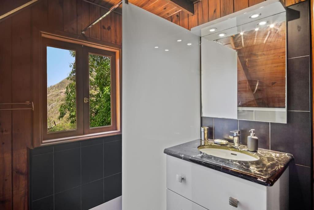 Chalet Flambwayan, quiet, peaceful and well located