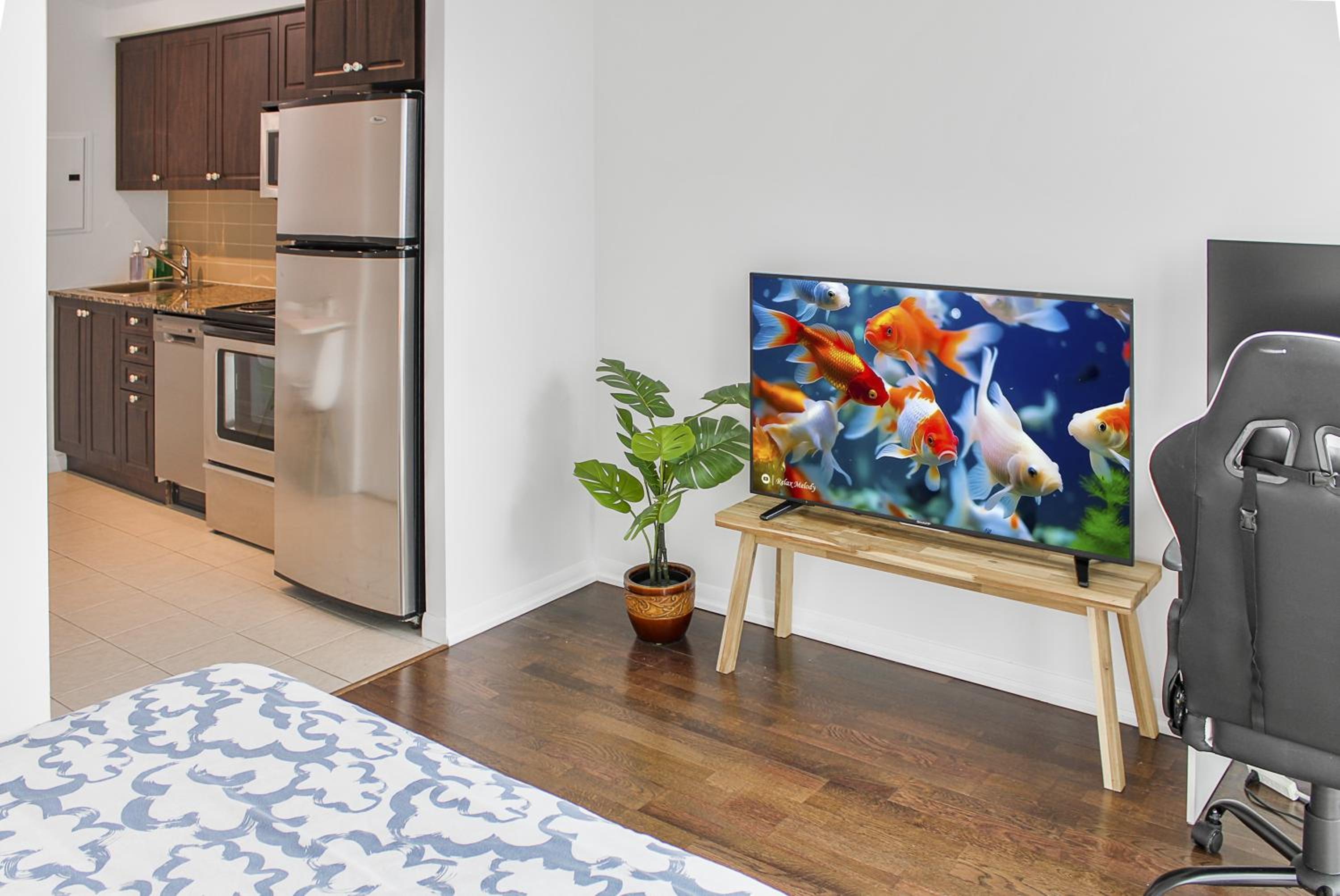 City View Towers - Steps to CN Tower - Indoor Pool - Save on 4 weeks stay in February