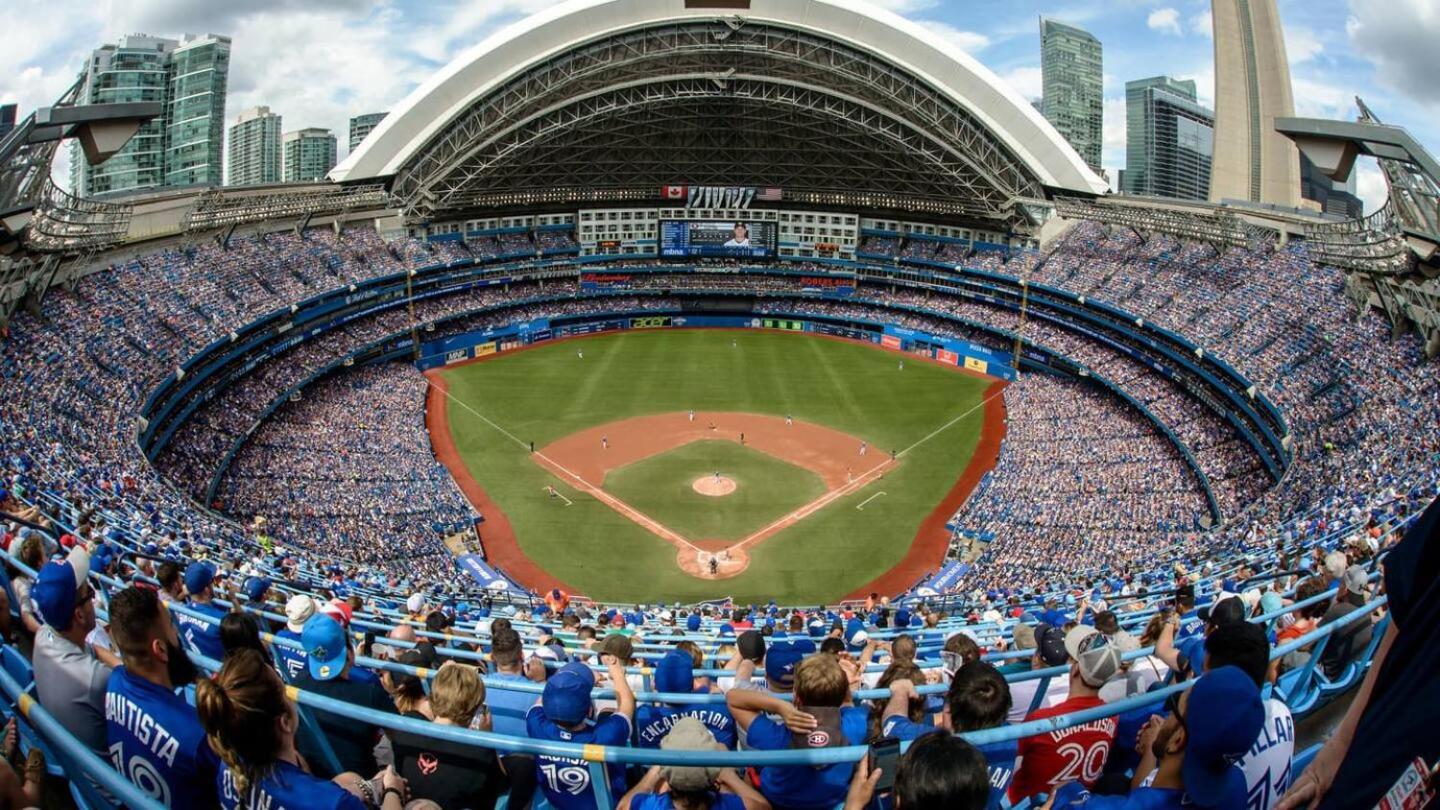 City View Towers - Steps to CN Tower - Indoor Pool - Save on 4 weeks stay in February