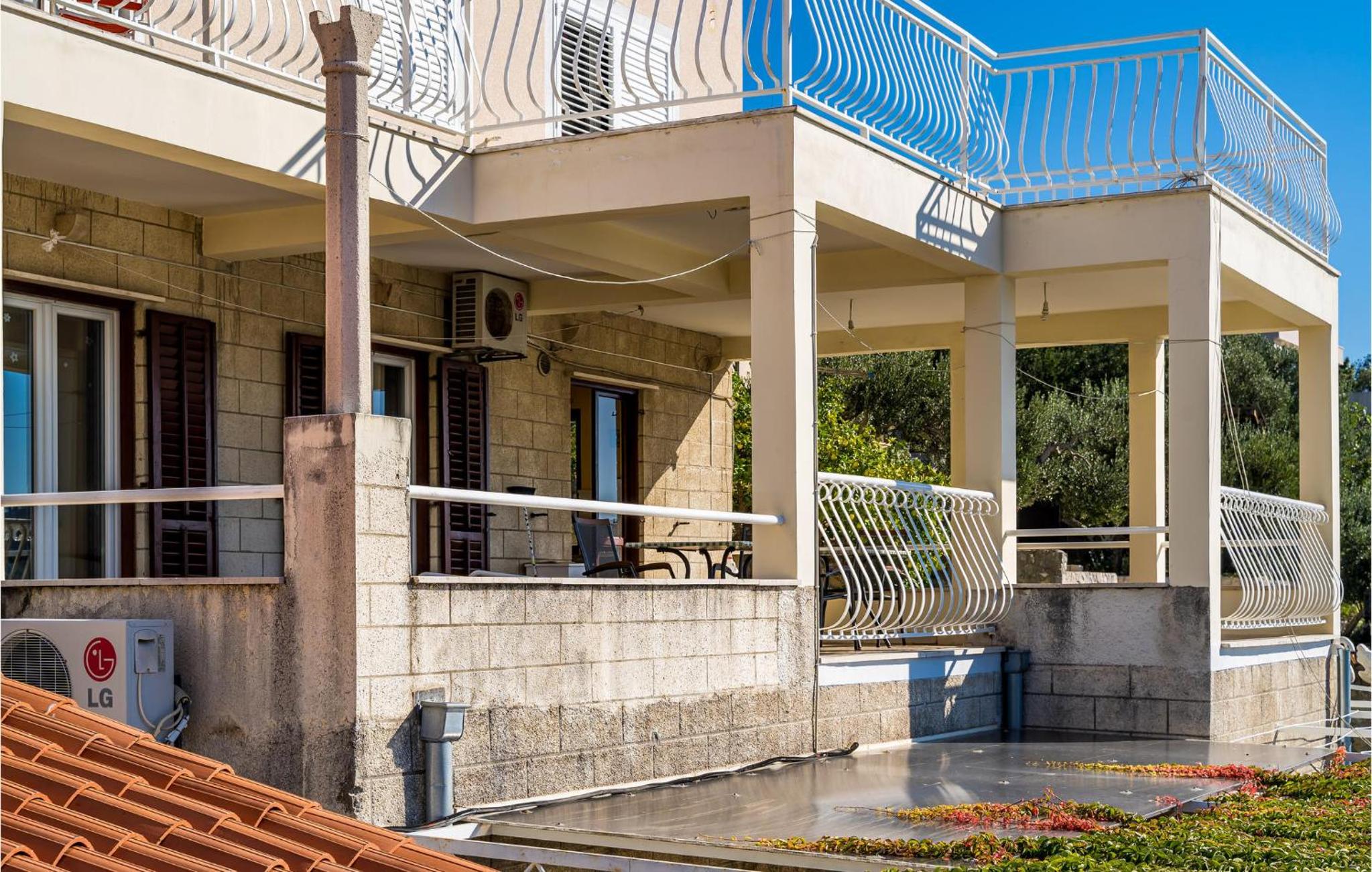 Cozy Apartment In Zaton Mali With Wifi